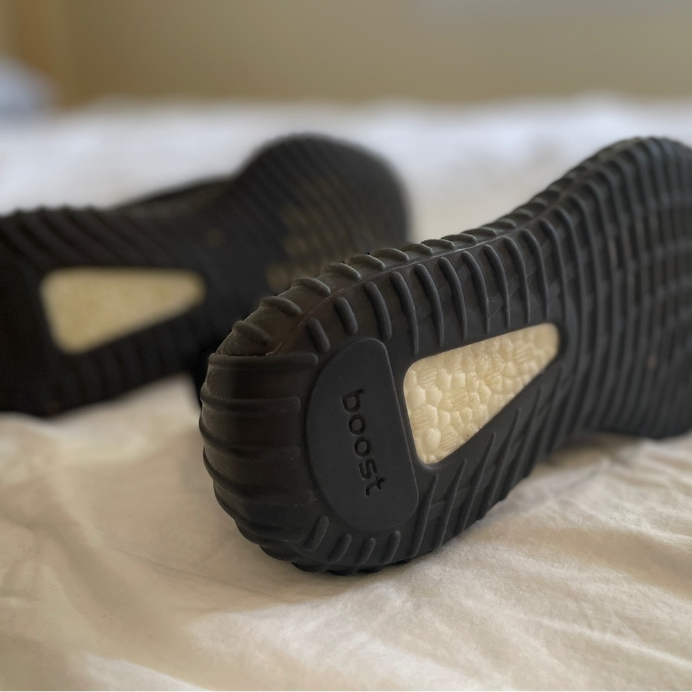 Adidas Yeezy 350 V2 Core Black/White, Women’s size 5 US - Picture 7 of 7